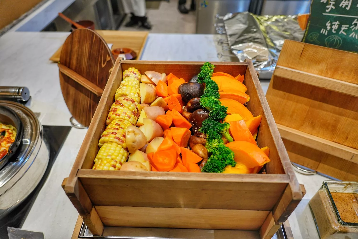 【禧榕軒大飯店自助餐】榕廷百匯餐廳會席料理半自助吃到飽，大推鰻魚三食膳! @混血珊莎的奇幻旅程