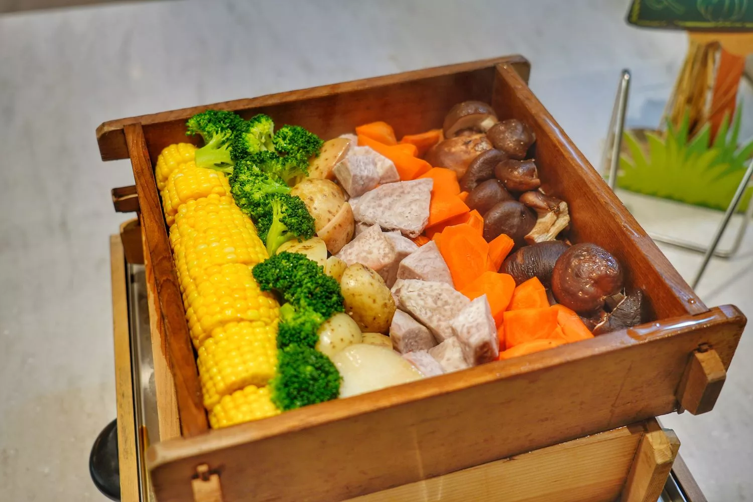 【禧榕軒大飯店早午餐】高評價早餐吃到飽，吃得到台南牛肉湯跟虱目魚肉燥飯! @混血珊莎的奇幻旅程