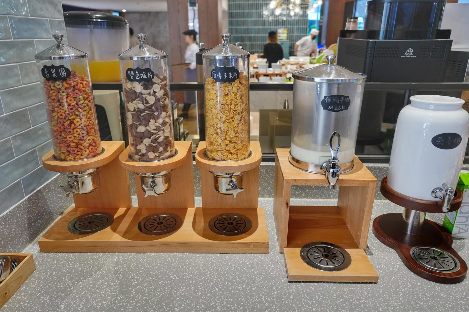 【禧榕軒大飯店早午餐】高評價早餐吃到飽，吃得到台南牛肉湯跟虱目魚肉燥飯! @混血珊莎的奇幻旅程