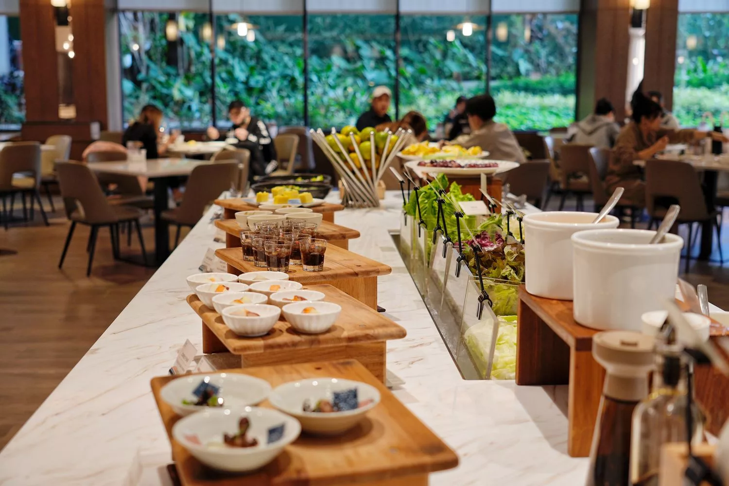 【禧榕軒大飯店早午餐】高評價早餐吃到飽，吃得到台南牛肉湯跟虱目魚肉燥飯! @混血珊莎的奇幻旅程