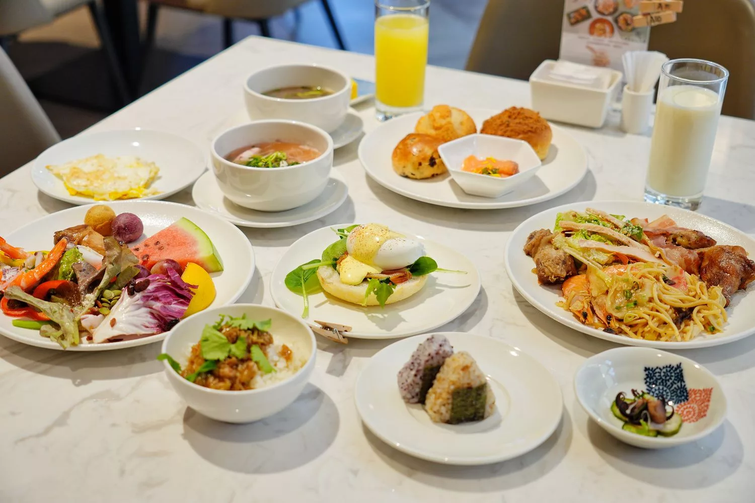 【禧榕軒大飯店早午餐】高評價早餐吃到飽，吃得到台南牛肉湯跟虱目魚肉燥飯! @混血珊莎的奇幻旅程