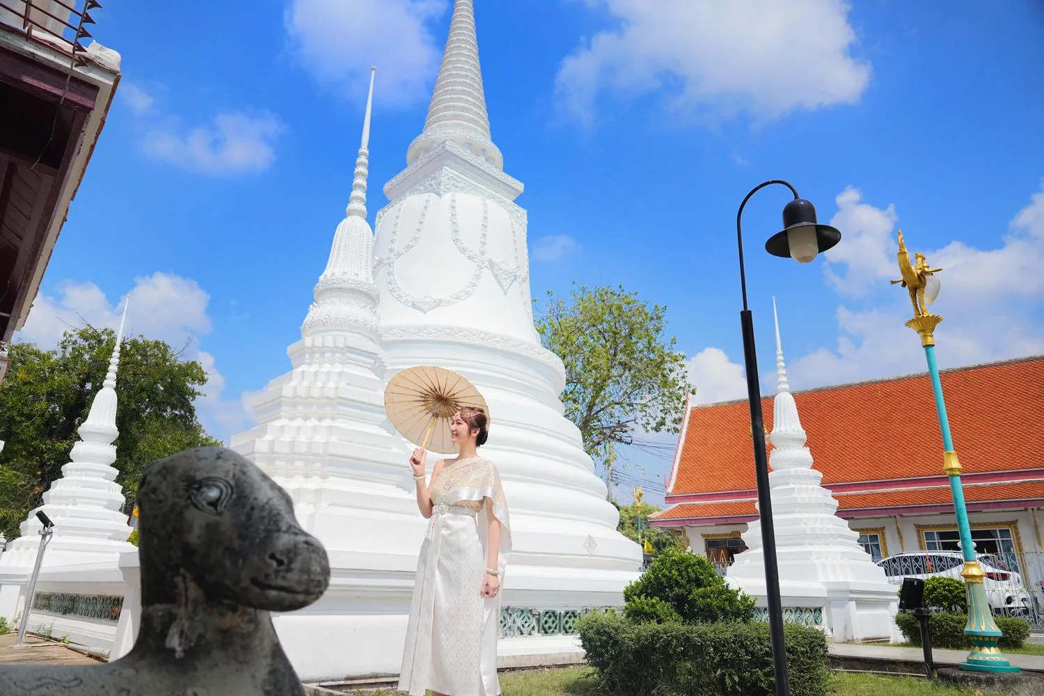 【泰服體驗鄭王廟】ITSARA Chud Thai 高品質傳統泰服，中文服務編髮造型通通有! @混血珊莎的奇幻旅程