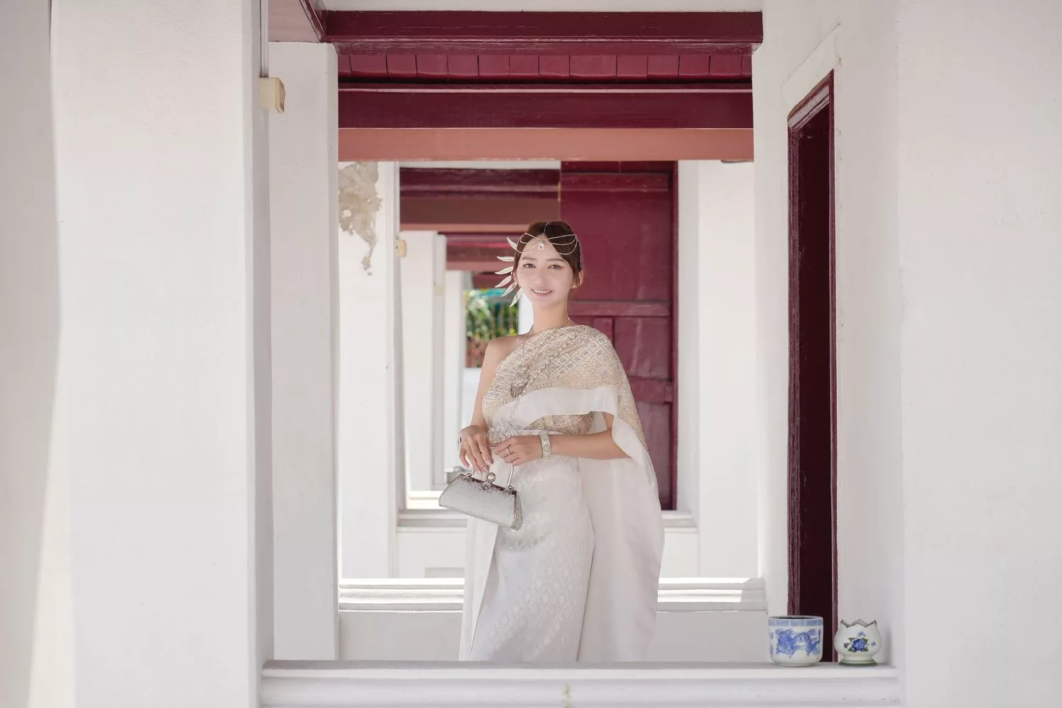 【泰服體驗鄭王廟】ITSARA Chud Thai 高品質傳統泰服，中文服務編髮造型通通有! @混血珊莎的奇幻旅程