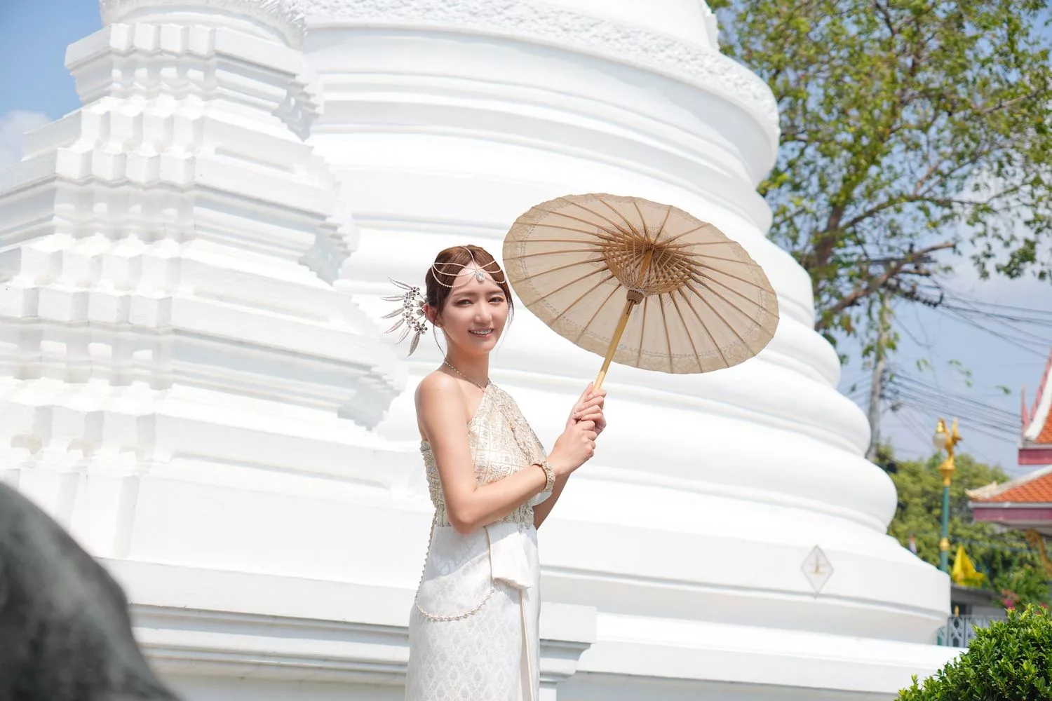 【泰服體驗鄭王廟】ITSARA Chud Thai 高品質傳統泰服，中文服務編髮造型通通有! @混血珊莎的奇幻旅程