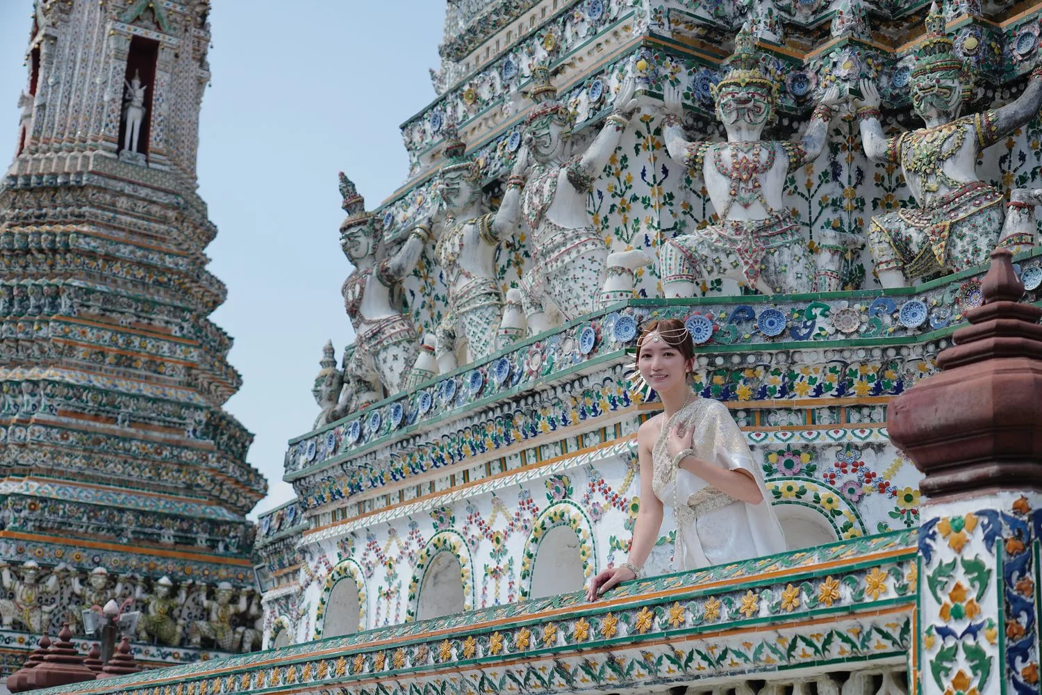 【泰服體驗鄭王廟】ITSARA Chud Thai 高品質傳統泰服，中文服務編髮造型通通有! @混血珊莎的奇幻旅程