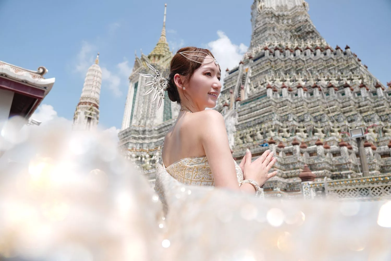 【泰服體驗鄭王廟】ITSARA Chud Thai 高品質傳統泰服，中文服務編髮造型通通有! @混血珊莎的奇幻旅程