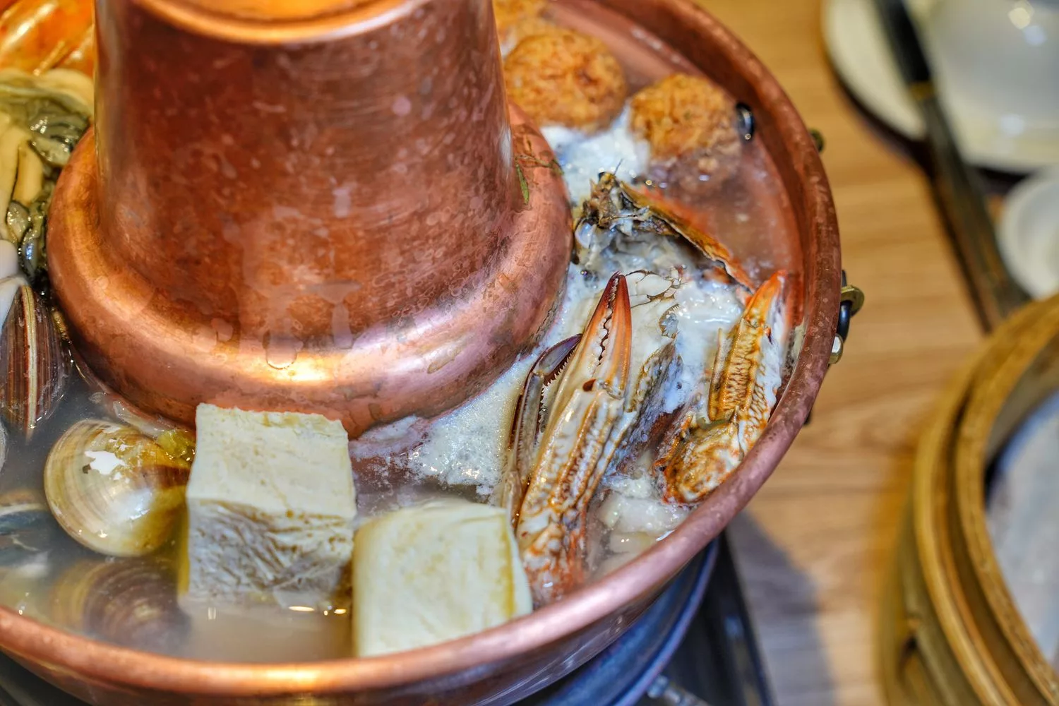 【泰和樓】山東小館三代傳承，台北酸菜白肉鍋名店，享受正宗東北風味! @混血珊莎的奇幻旅程