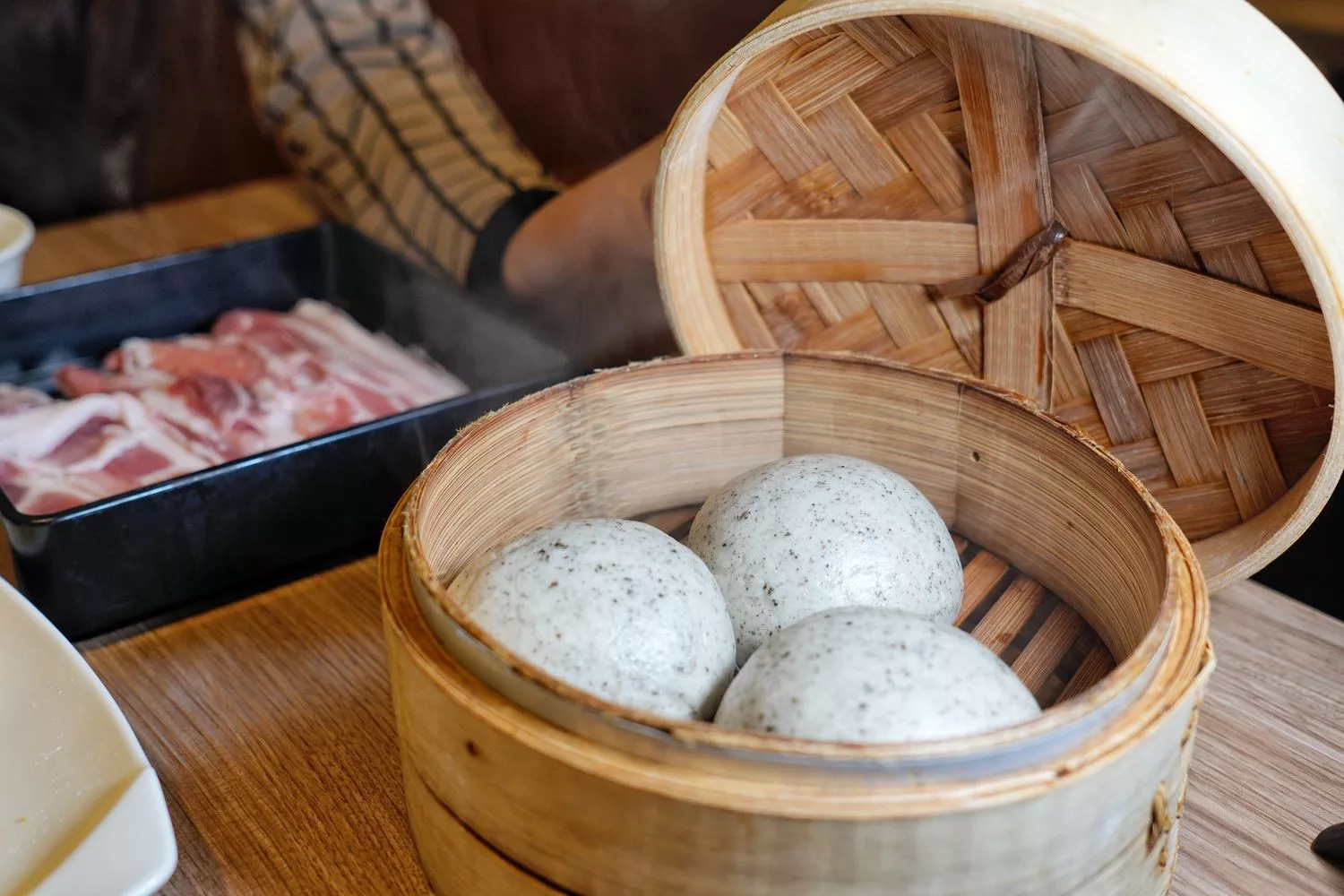 【泰和樓】山東小館三代傳承，台北酸菜白肉鍋名店，享受正宗東北風味! @混血珊莎的奇幻旅程