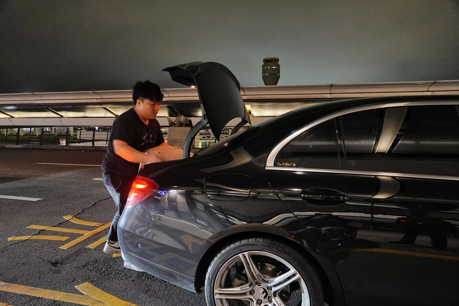 【2025機場接送推薦】叫車平台/計程車/自行開車優缺點分析，費用預約方式全攻略! @混血珊莎的奇幻旅程