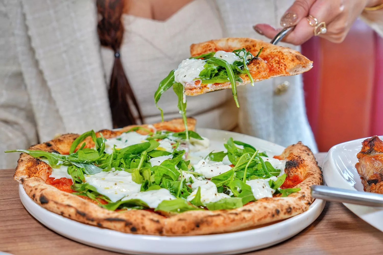 【台北披薩推薦】BANCO窯烤PIZZA自製生麵，世界冠軍級窯烤披薩名店，免出國品嚐義式饗宴! @混血珊莎的奇幻旅程