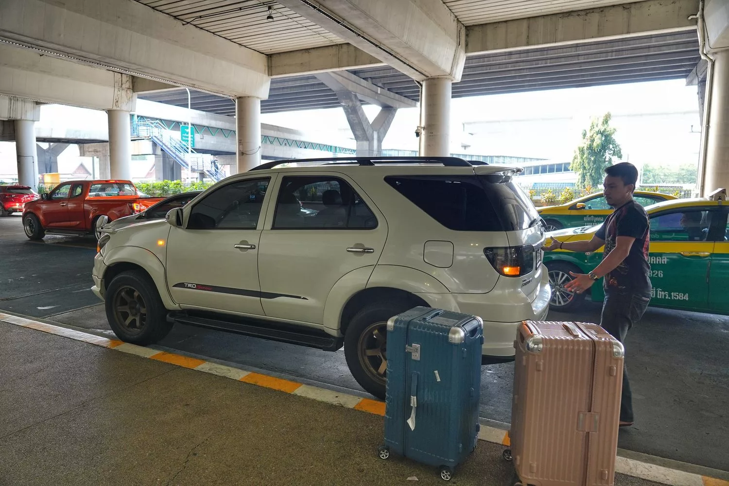 【曼谷機場接送】高CP值泰國機場接送， 24 小時線上預約，真人經驗分享! @混血珊莎的奇幻旅程