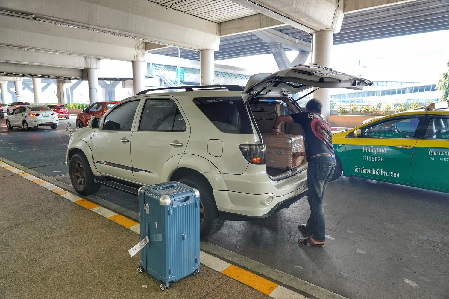 【曼谷機場接送】高CP值泰國機場接送， 24 小時線上預約，真人經驗分享! @混血珊莎的奇幻旅程