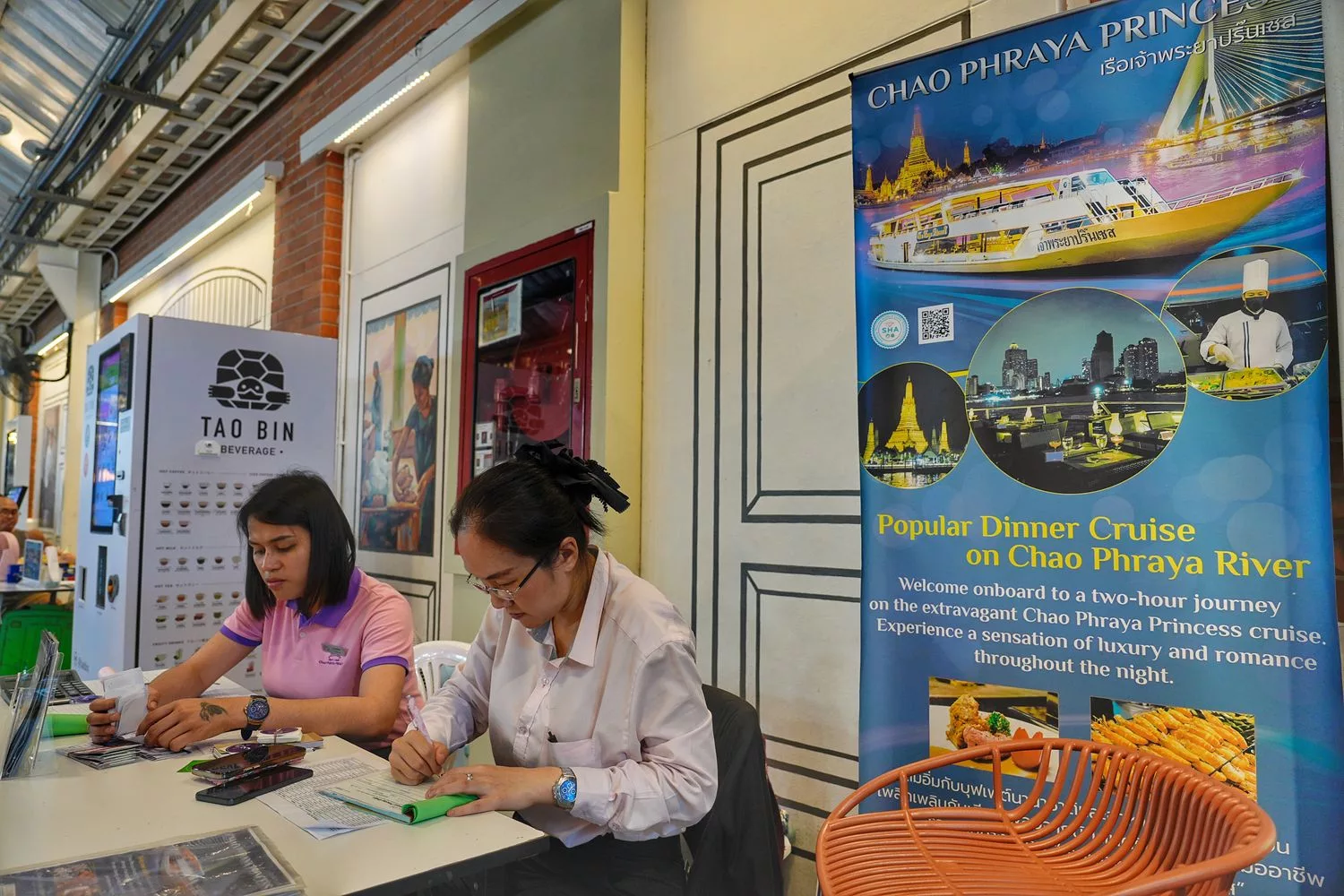 【昭披耶河公主號Chao Phraya Princess】浪漫遊船晚餐海鮮吃到飽! @混血珊莎的奇幻旅程