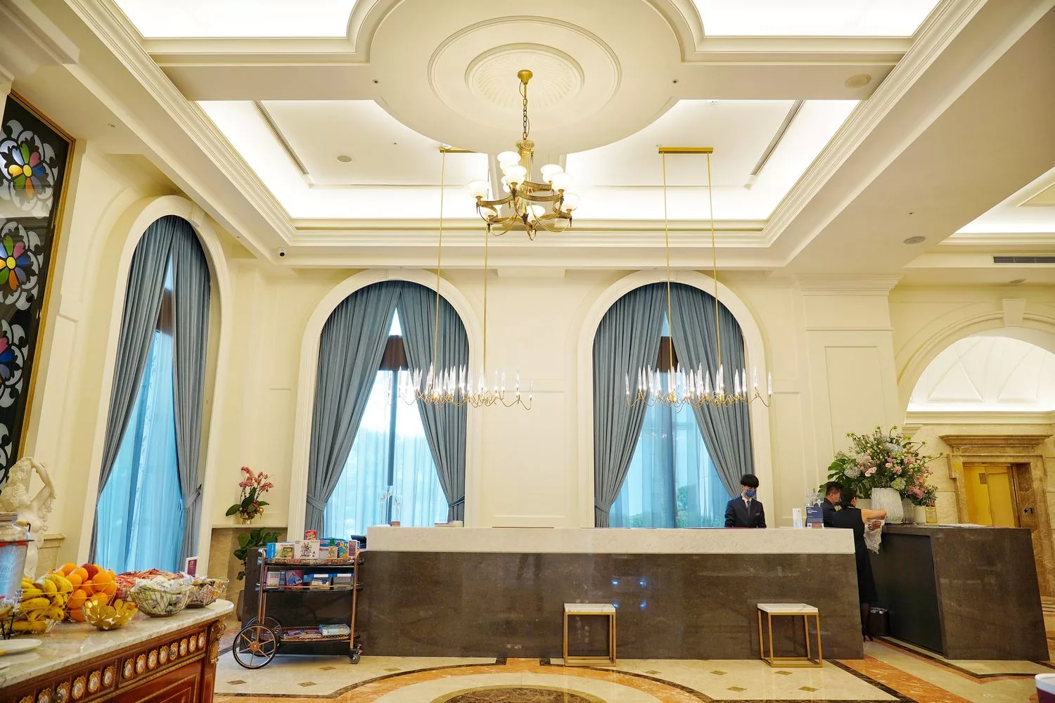 【漢普頓酒店早餐】巴洛克式裝潢典雅大器，早餐還有龍蝦粥! @混血珊莎的奇幻旅程