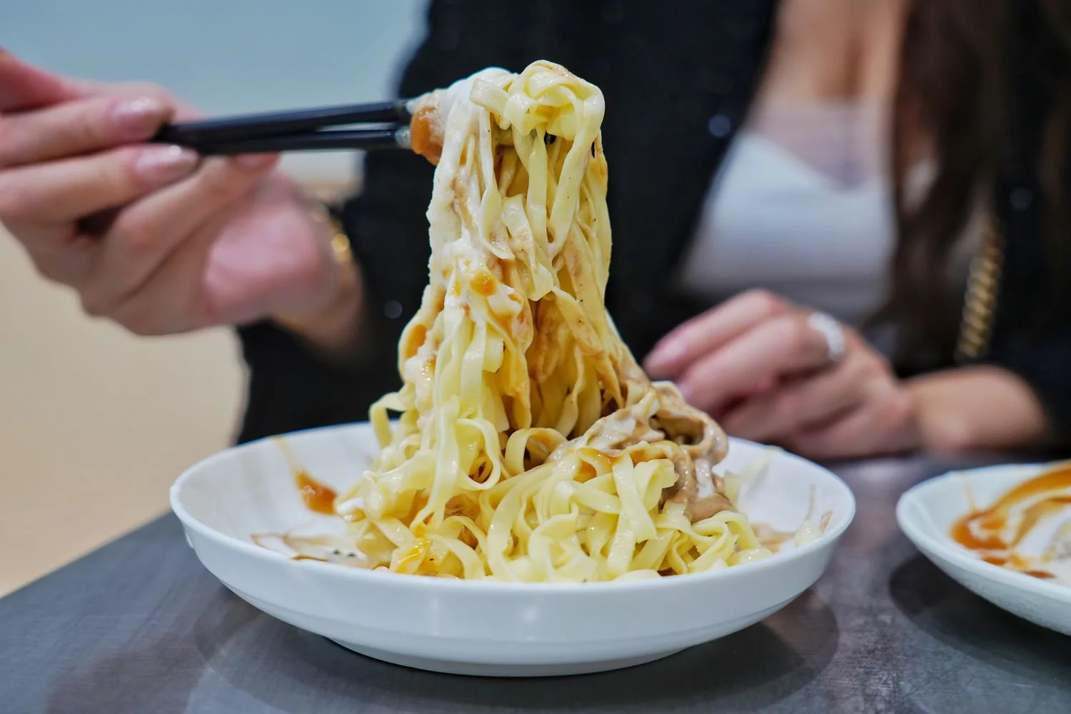 【嘉義黃記涼麵涼圓】在地40年知名老店，招牌嘉義涼麵美乃滋!(交通菜單) @混血珊莎的奇幻旅程