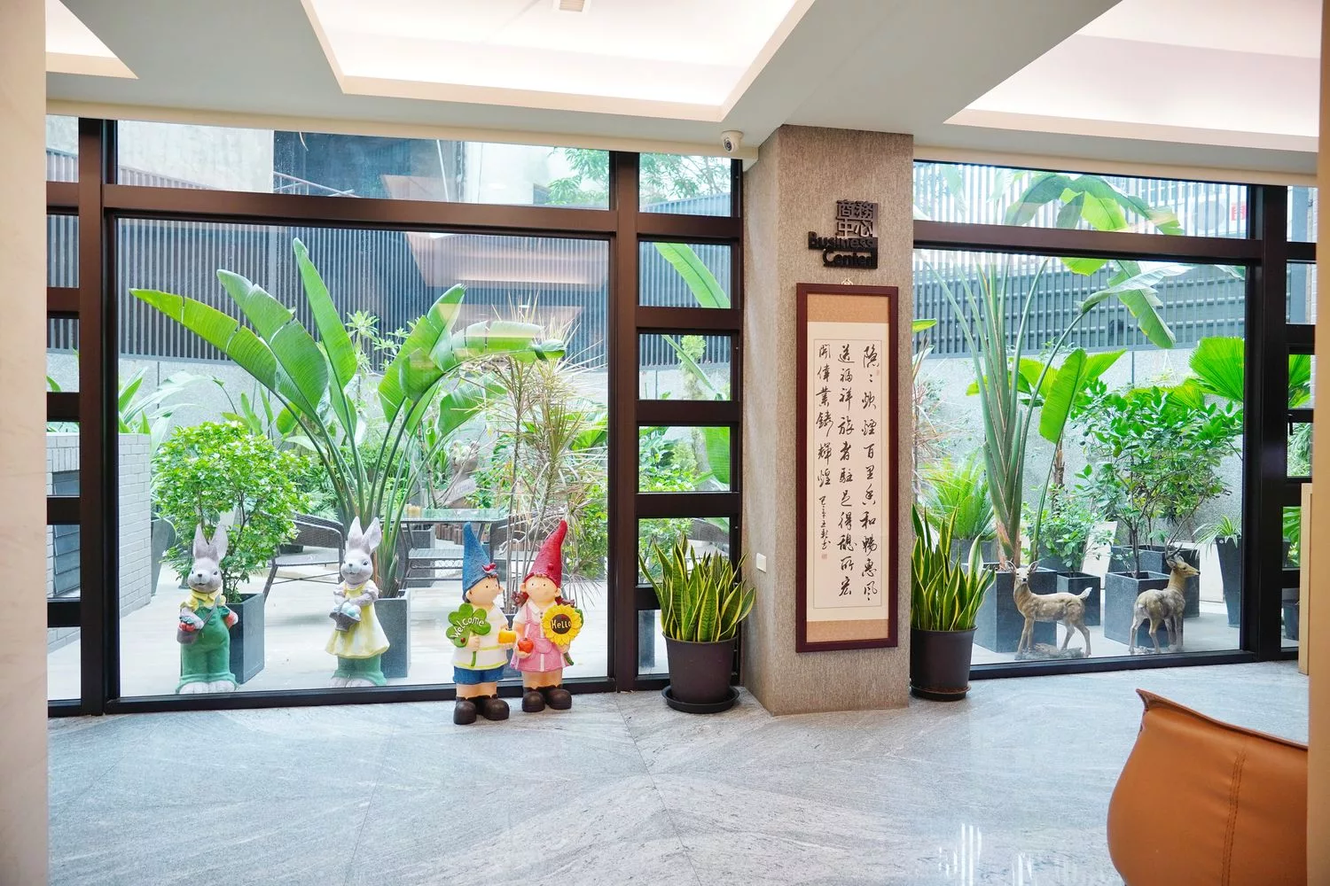 【逢甲平價住宿】隱和旅，精緻設計旅店價格親民附停車位，走路3分鐘到逢甲夜市! @混血珊莎的奇幻旅程