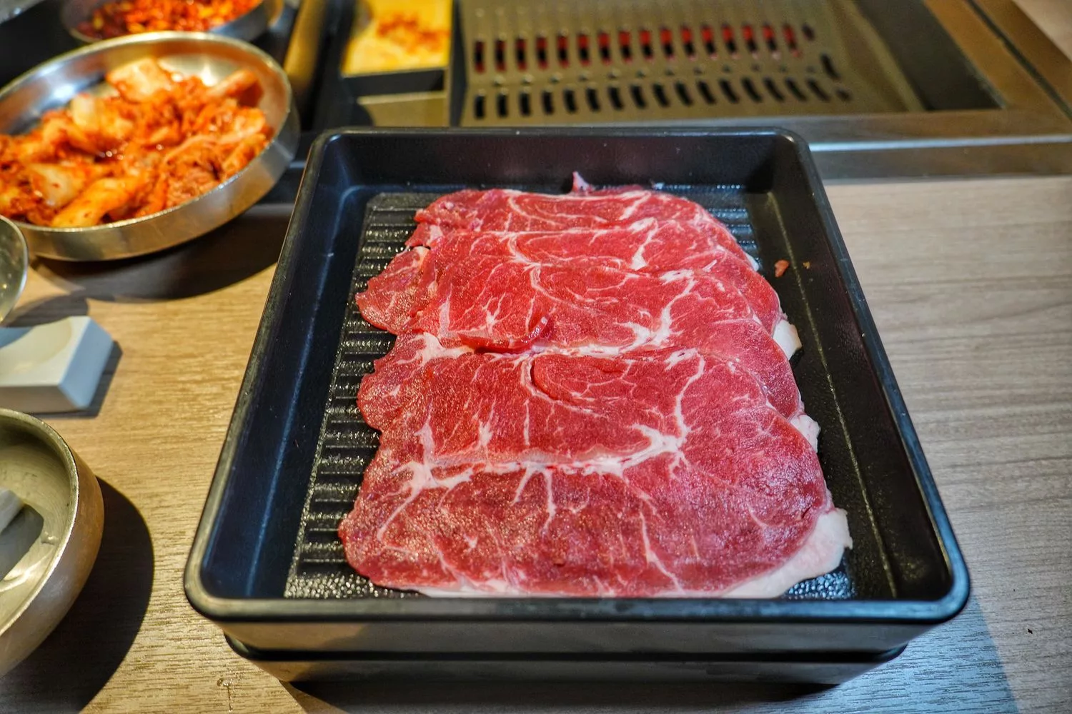 【韓舍韓式烤肉】平價桃園燒烤吃到飽推薦，爽吃 8 種肉品/大醬鍋/拌飯/小菜，通通只要 469 元起! @混血珊莎的奇幻旅程