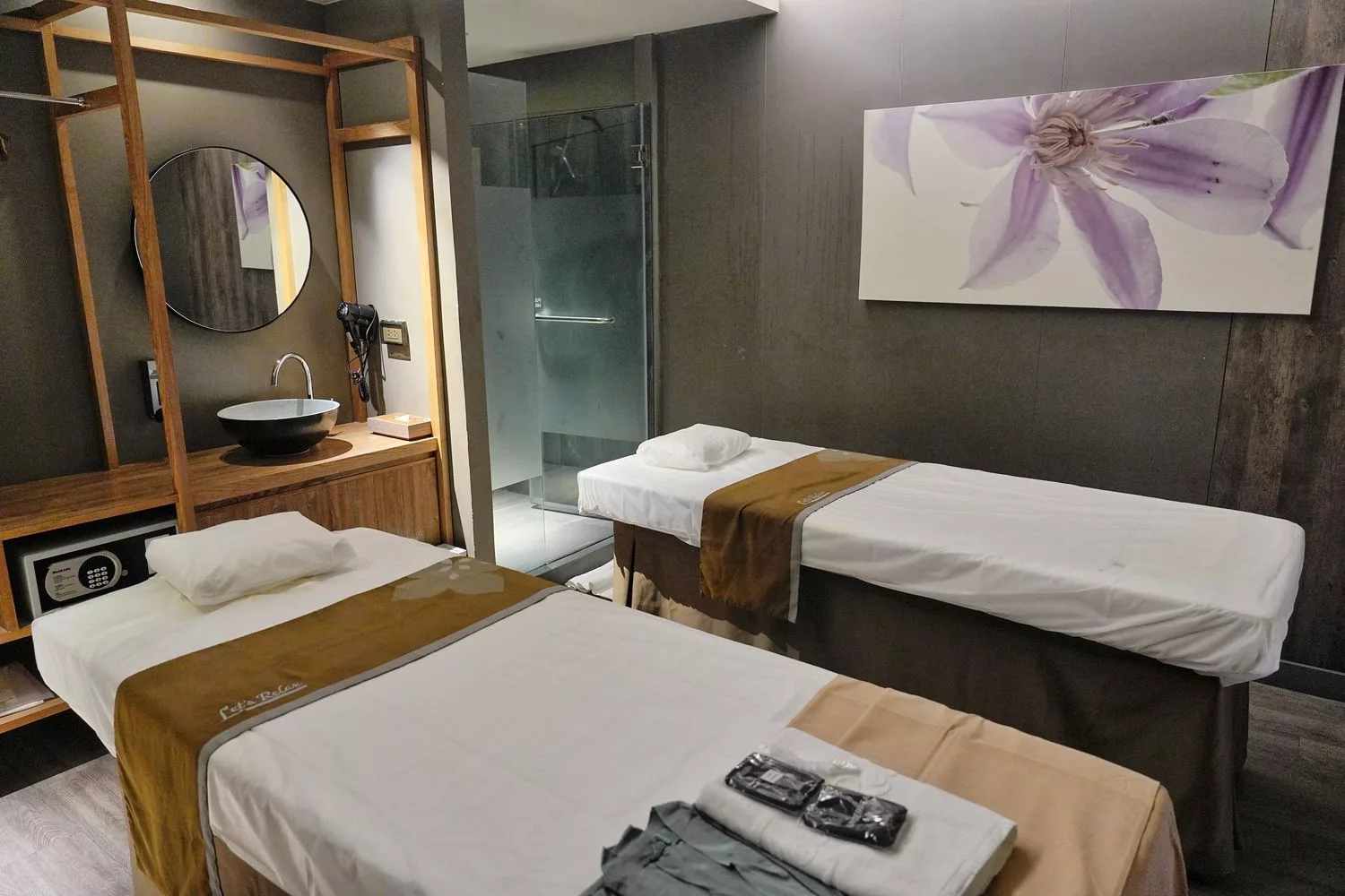 【Let&#8217;s relax spa】最推連鎖曼谷按摩品牌，Mahanakhon CUBE分店近曼谷王權觀景台! @混血珊莎的奇幻旅程