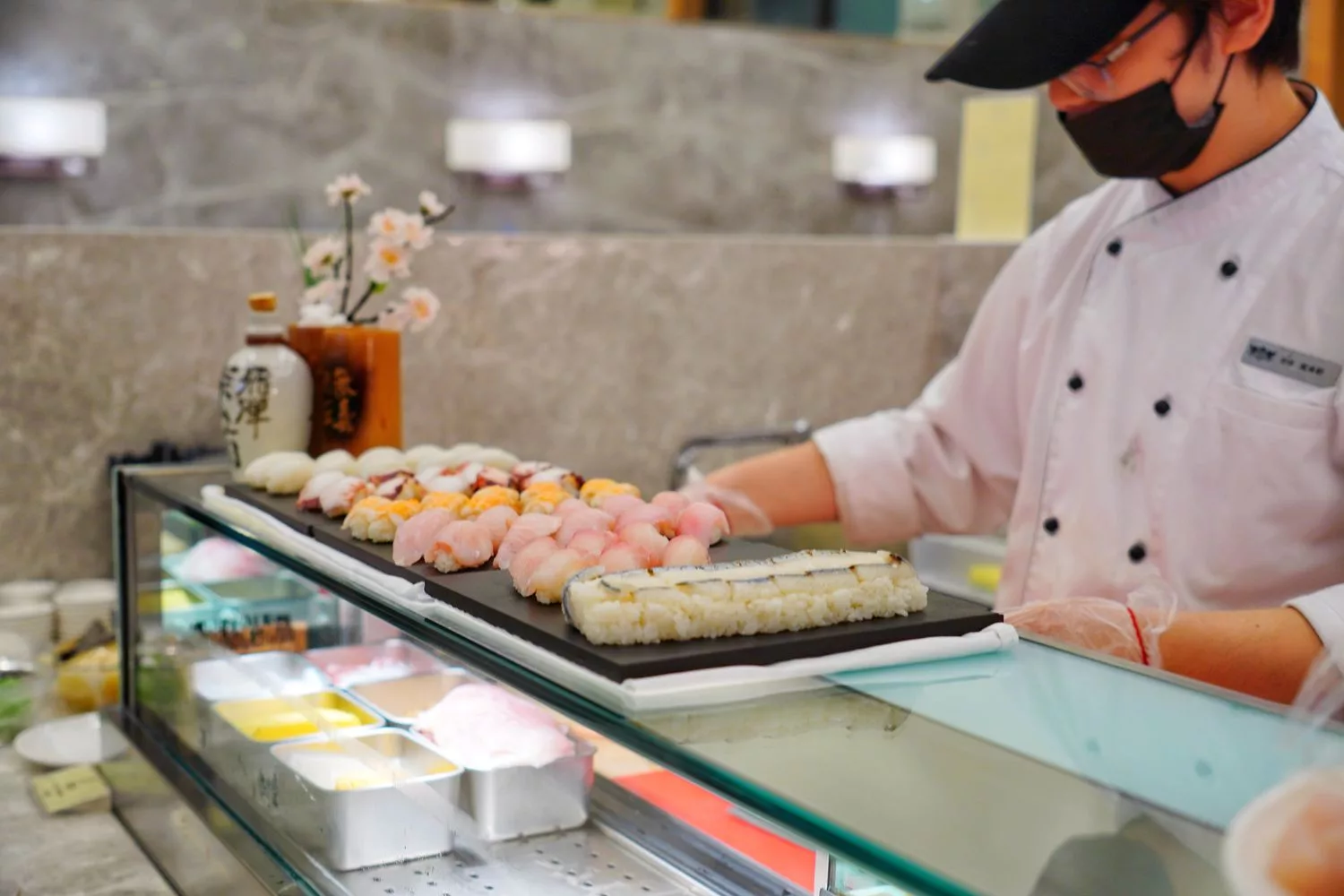 【漢普頓酒店自助餐】洛可可茶苑，豪華主餐龍蝦/鮑魚/魚翅羹，肋眼牛排炙燒握壽司無限爽吃! @混血珊莎的奇幻旅程