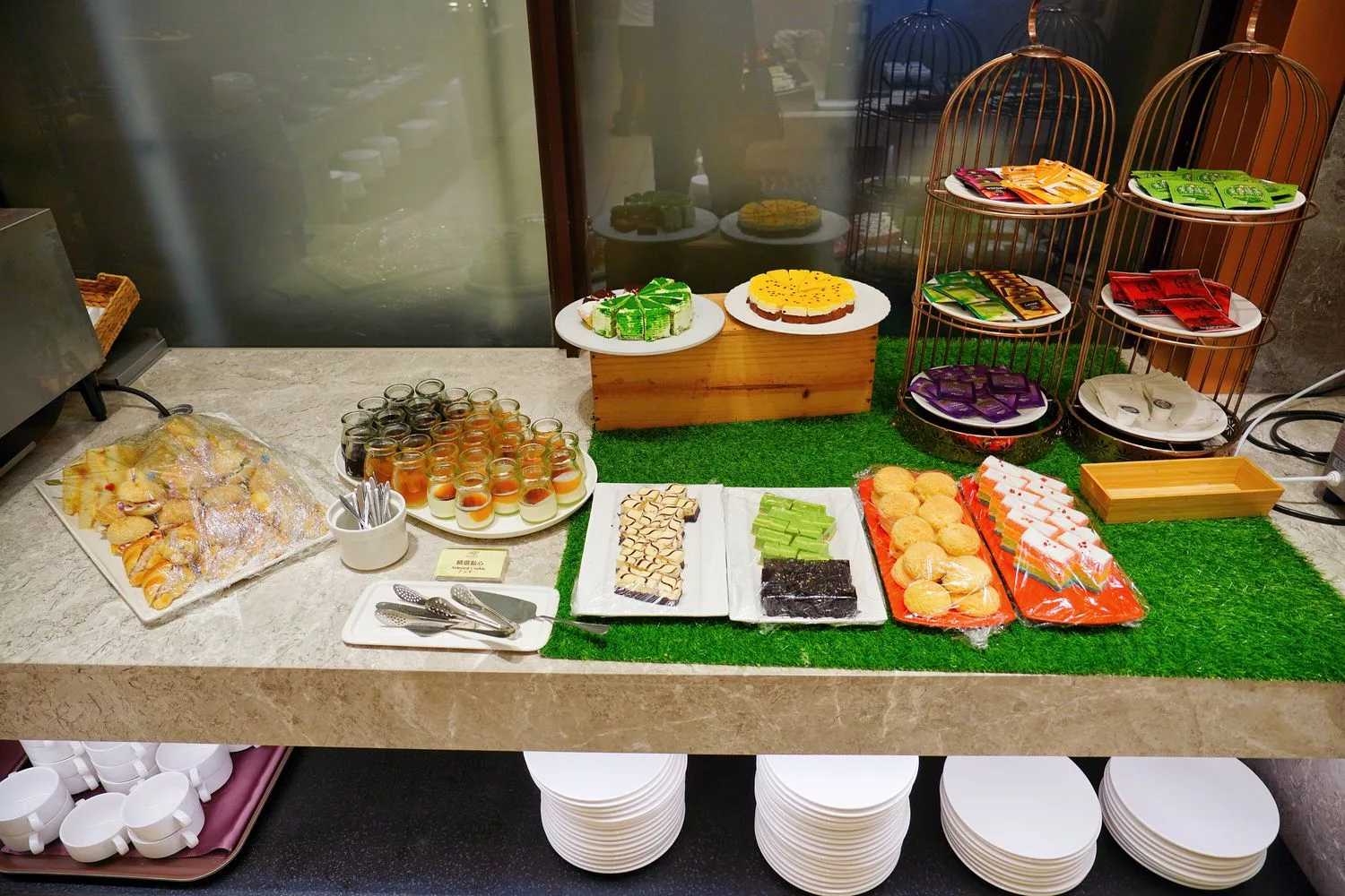 【漢普頓酒店自助餐】洛可可茶苑，豪華主餐龍蝦/鮑魚/魚翅羹，肋眼牛排炙燒握壽司無限爽吃! @混血珊莎的奇幻旅程