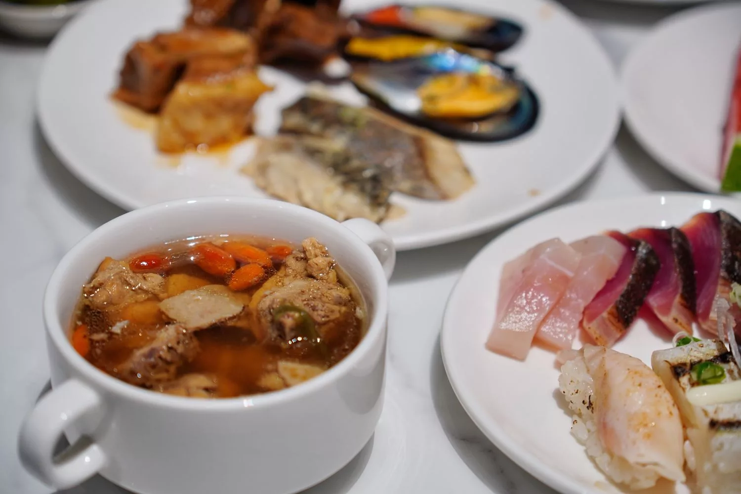 【漢普頓酒店自助餐】洛可可茶苑，豪華主餐龍蝦/鮑魚/魚翅羹，肋眼牛排炙燒握壽司無限爽吃! @混血珊莎的奇幻旅程