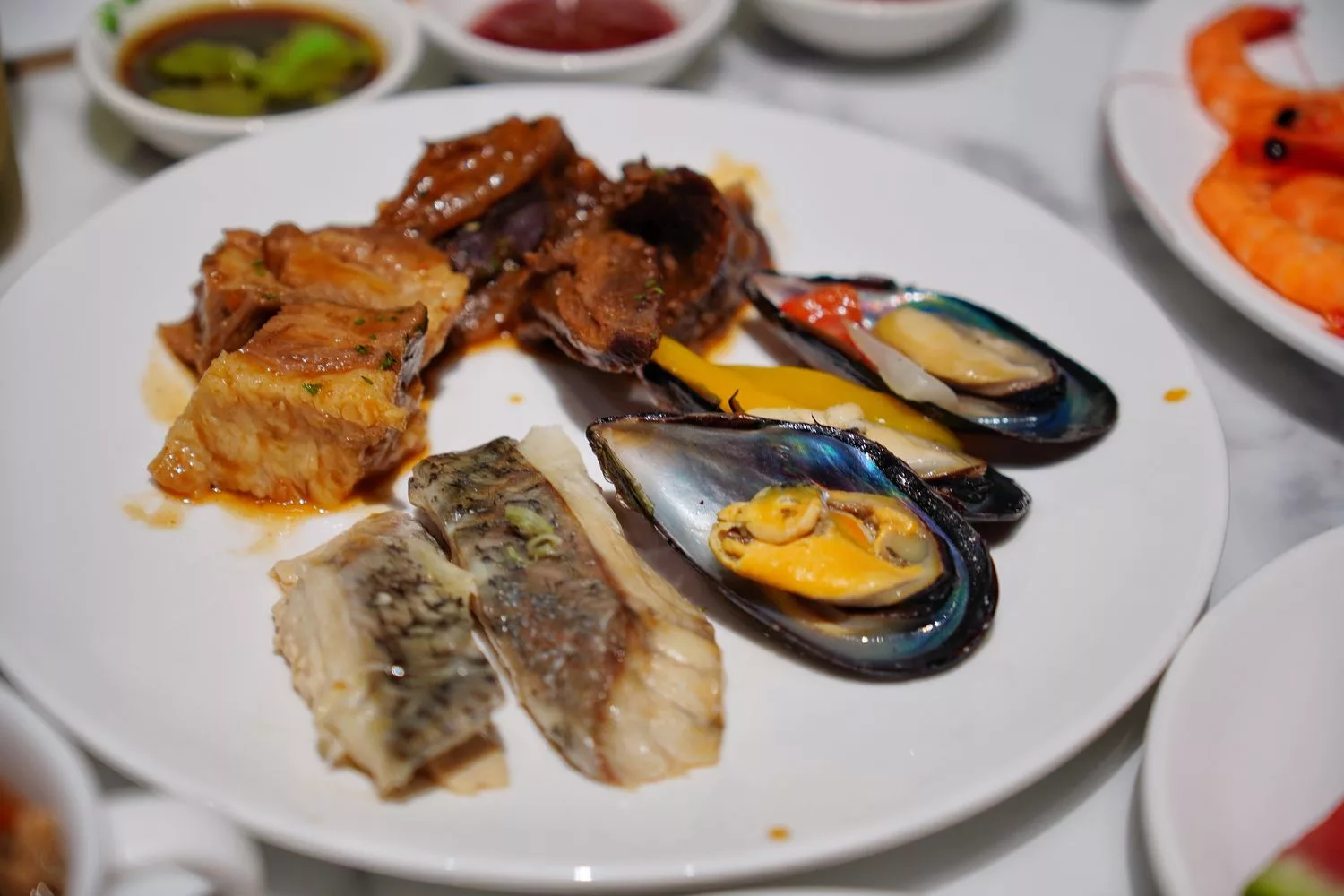 【漢普頓酒店自助餐】洛可可茶苑，豪華主餐龍蝦/鮑魚/魚翅羹，肋眼牛排炙燒握壽司無限爽吃! @混血珊莎的奇幻旅程