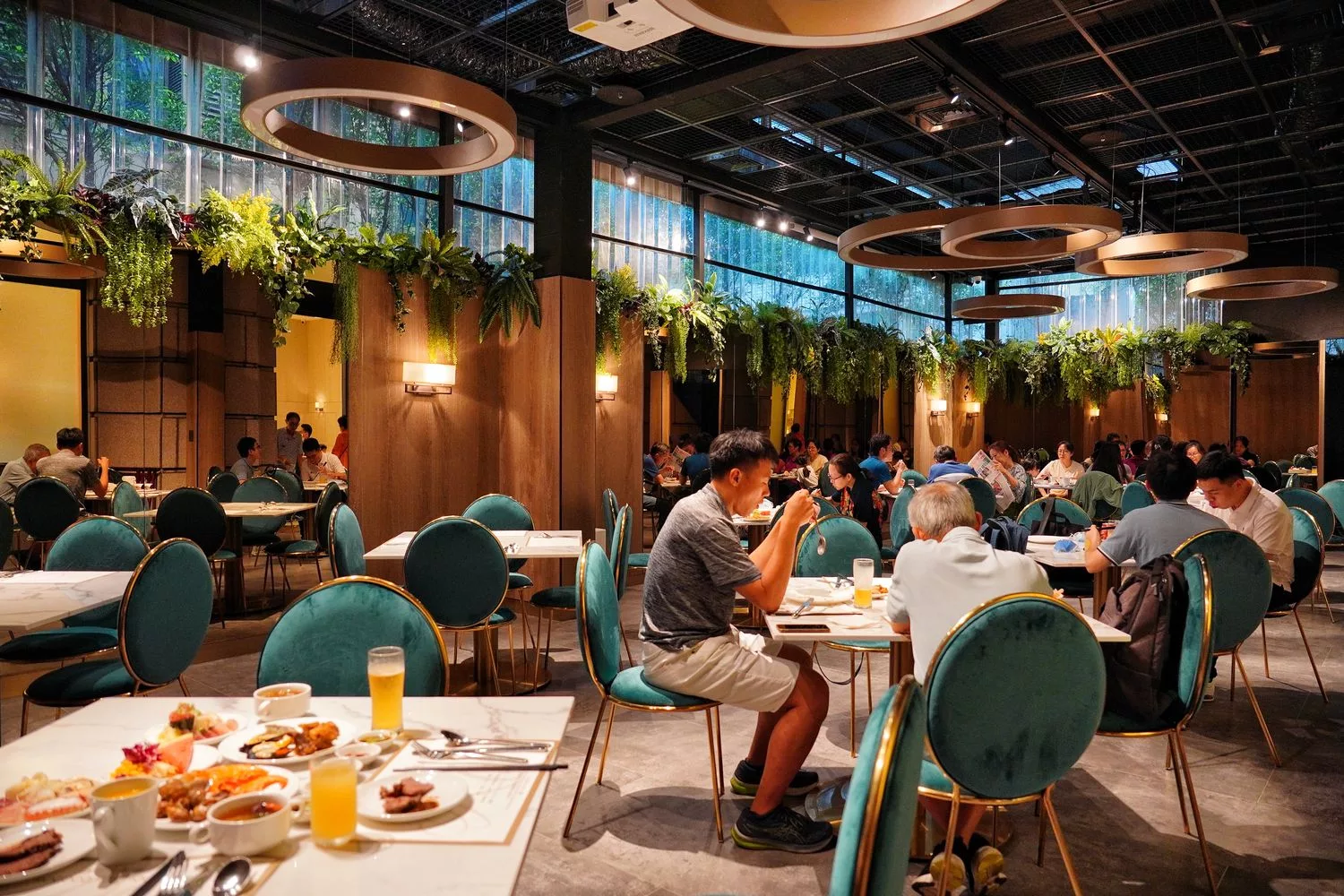 【漢普頓酒店自助餐】洛可可茶苑，豪華主餐龍蝦/鮑魚/魚翅羹，肋眼牛排炙燒握壽司無限爽吃! @混血珊莎的奇幻旅程