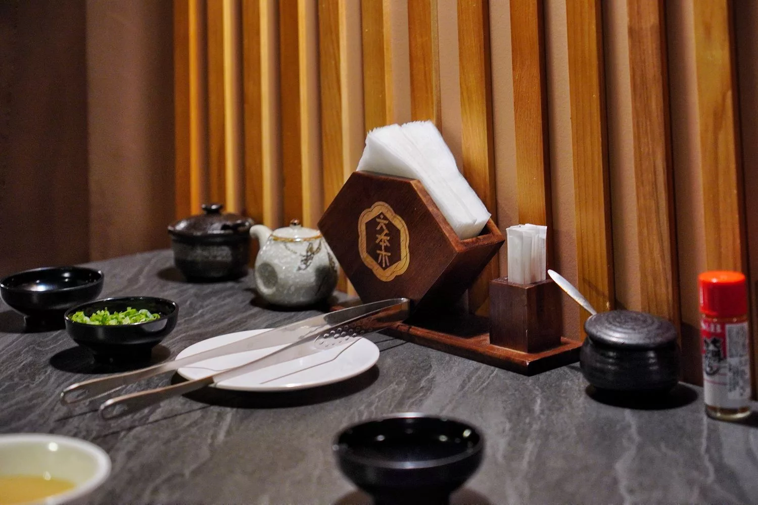 【台中西區燒肉】六本木燒肉，濃濃日系氛圍，高CP值平價燒烤! @混血珊莎的奇幻旅程