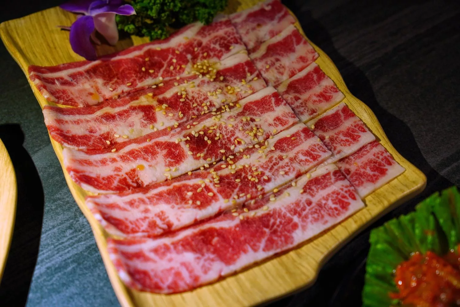 【台中西區燒肉】六本木燒肉，濃濃日系氛圍，高CP值平價燒烤! @混血珊莎的奇幻旅程