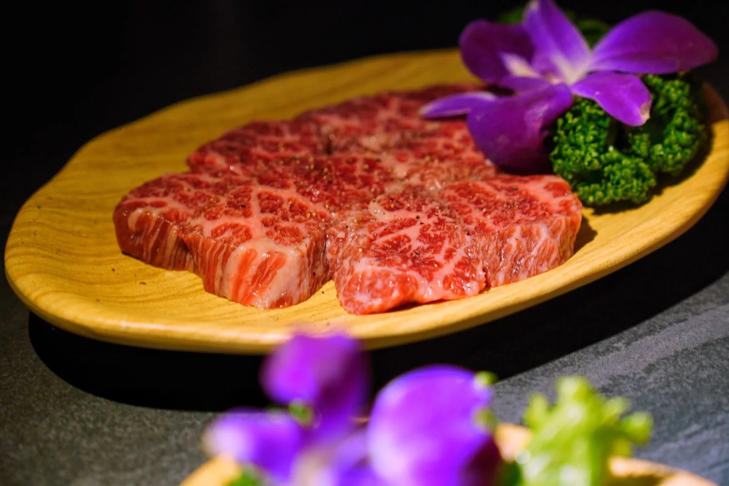 【台中西區燒肉】六本木燒肉，濃濃日系氛圍，高CP值平價燒烤! @混血珊莎的奇幻旅程