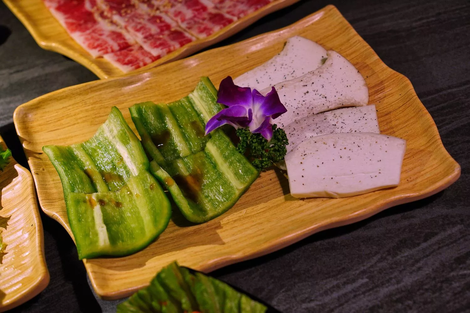 【台中西區燒肉】六本木燒肉，濃濃日系氛圍，高CP值平價燒烤! @混血珊莎的奇幻旅程