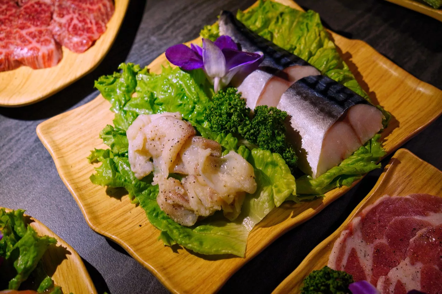 【台中西區燒肉】六本木燒肉，濃濃日系氛圍，高CP值平價燒烤! @混血珊莎的奇幻旅程