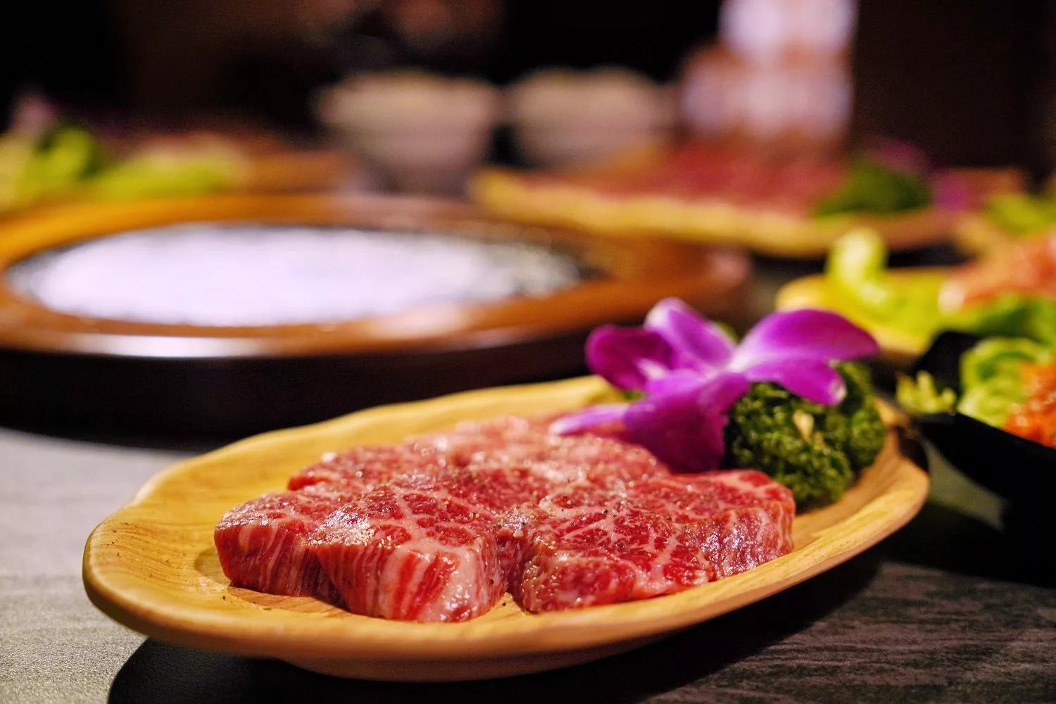 【台中西區燒肉】六本木燒肉，濃濃日系氛圍，高CP值平價燒烤! @混血珊莎的奇幻旅程