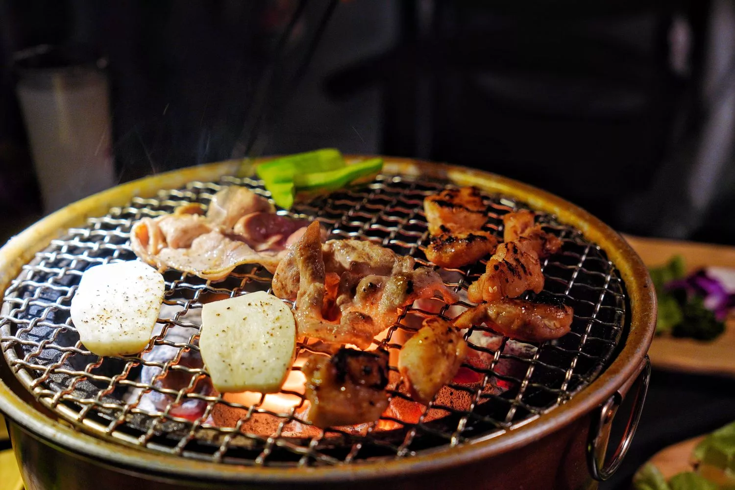 【台中西區燒肉】六本木燒肉，濃濃日系氛圍，高CP值平價燒烤! @混血珊莎的奇幻旅程