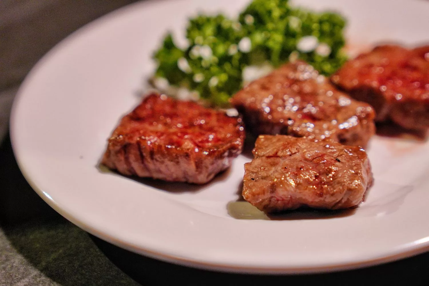 【台中西區燒肉】六本木燒肉，濃濃日系氛圍，高CP值平價燒烤! @混血珊莎的奇幻旅程