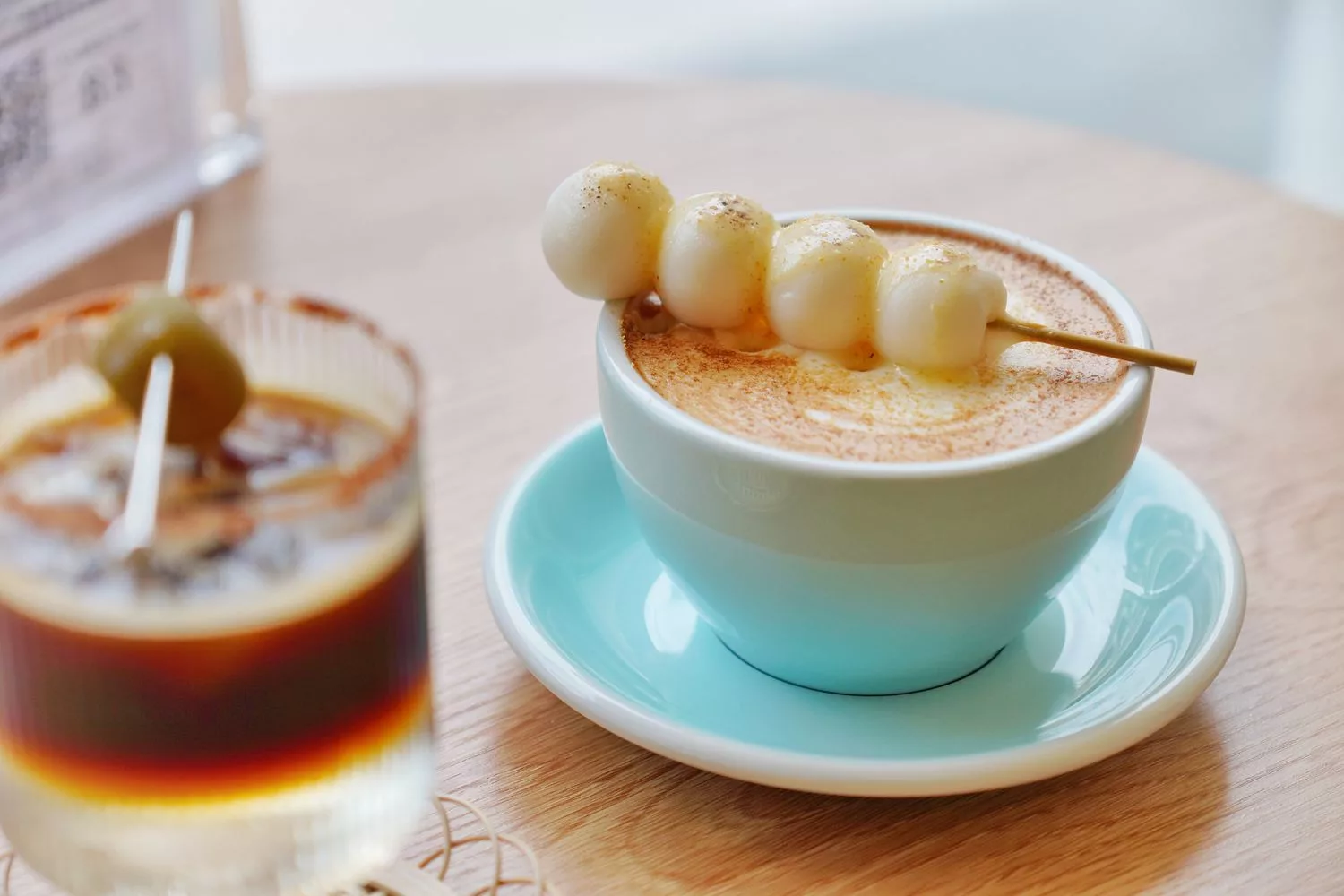 【逢甲咖啡廳】Uni Cafe 與你咖啡，純白韓風搭配戶外露天庭院與毛小孩共享美好時光! @混血珊莎的奇幻旅程
