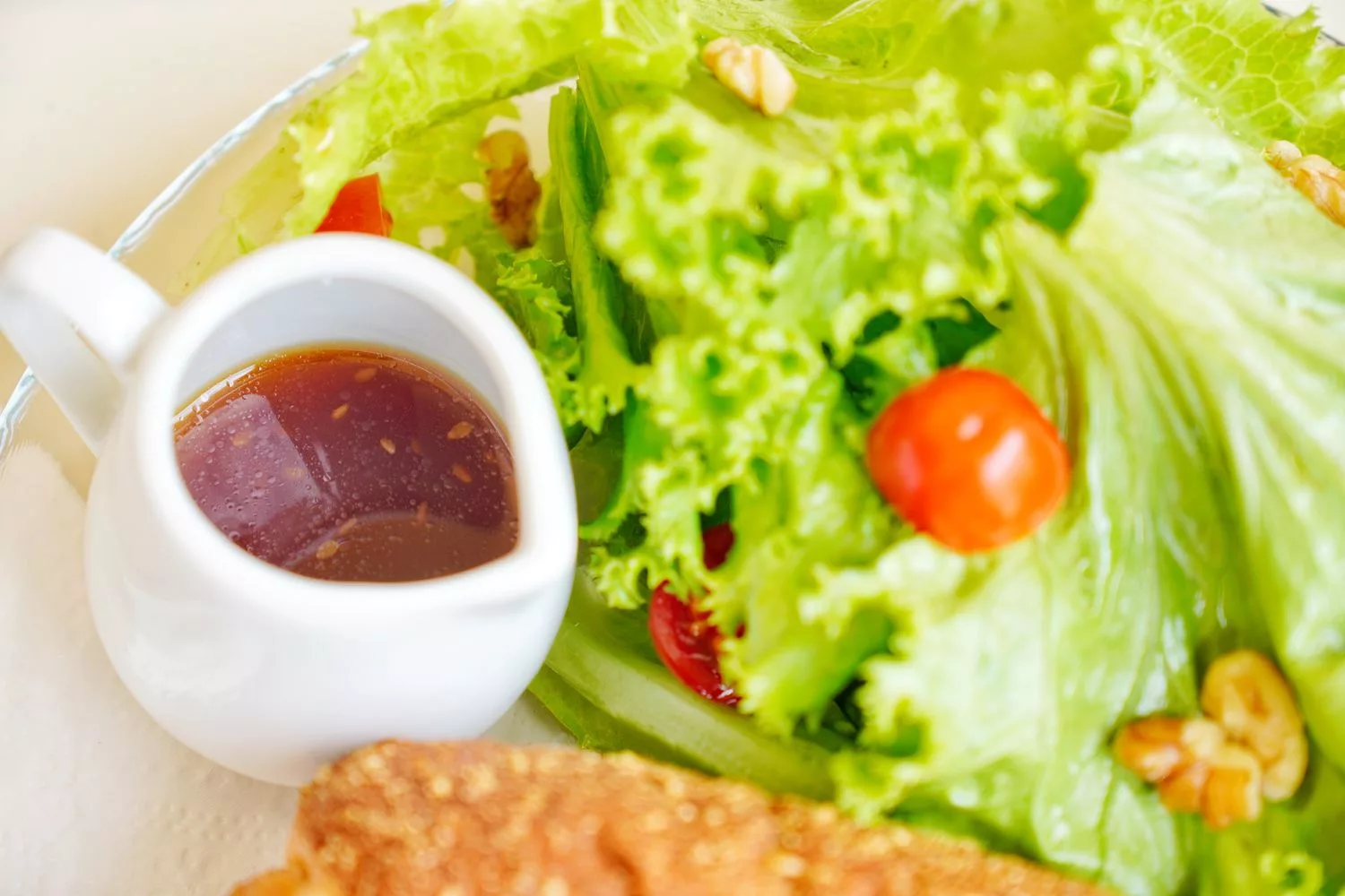 【逢甲咖啡廳】Uni Cafe 與你咖啡，純白韓風搭配戶外露天庭院與毛小孩共享美好時光! @混血珊莎的奇幻旅程