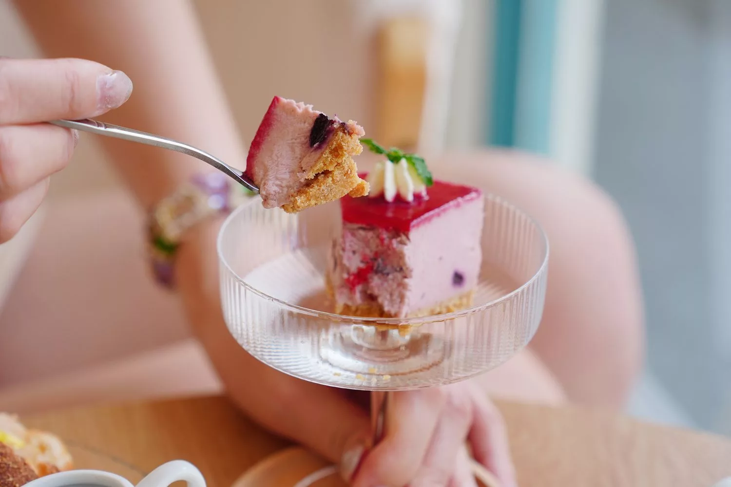 【逢甲咖啡廳】Uni Cafe 與你咖啡，純白韓風搭配戶外露天庭院與毛小孩共享美好時光! @混血珊莎的奇幻旅程