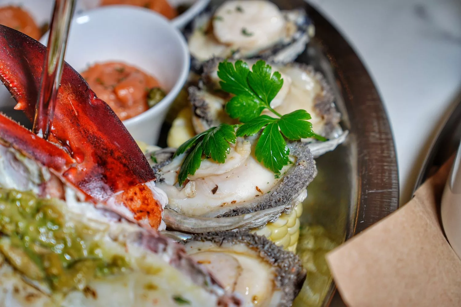 【南京三民美食】Wayne’s Seattle 瑋恩西雅圖美式龍蝦牛排餐廳，約會慶生週年儀式感首選! @混血珊莎的奇幻旅程