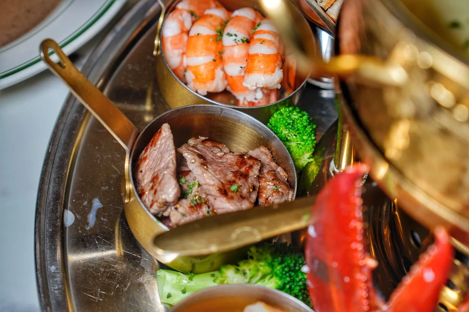 【南京三民美食】Wayne’s Seattle 瑋恩西雅圖美式龍蝦牛排餐廳，約會慶生週年儀式感首選! @混血珊莎的奇幻旅程