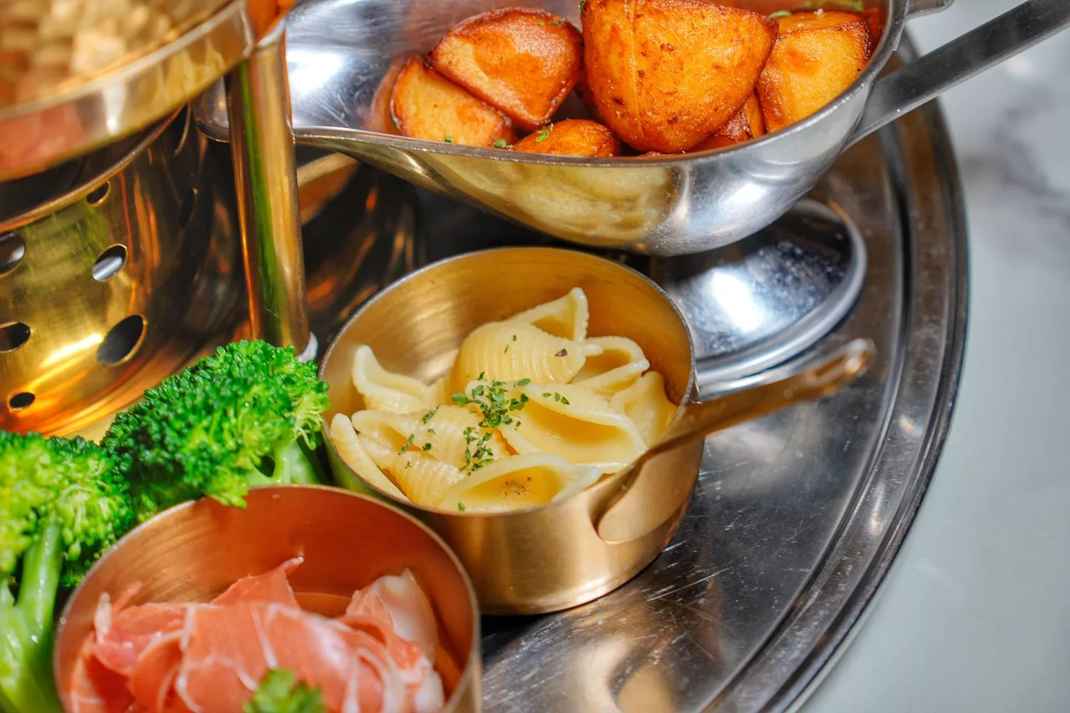 【南京三民美食】Wayne’s Seattle 瑋恩西雅圖美式龍蝦牛排餐廳，約會慶生週年儀式感首選! @混血珊莎的奇幻旅程