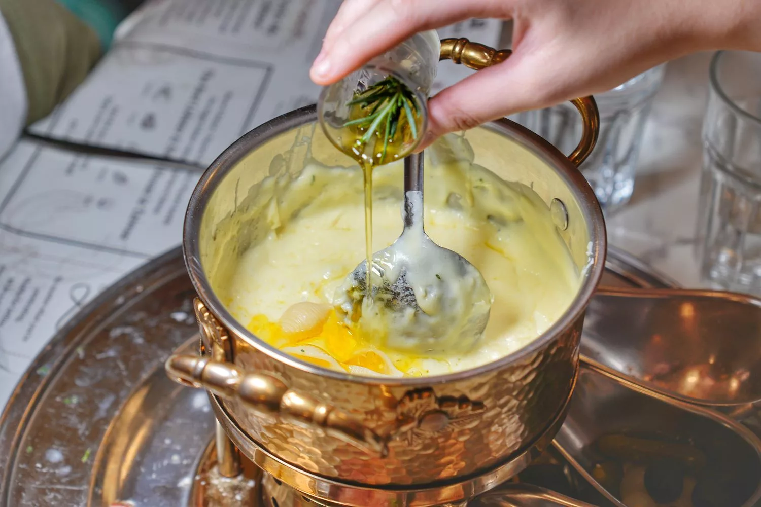 【南京三民美食】Wayne’s Seattle 瑋恩西雅圖美式龍蝦牛排餐廳，約會慶生週年儀式感首選! @混血珊莎的奇幻旅程