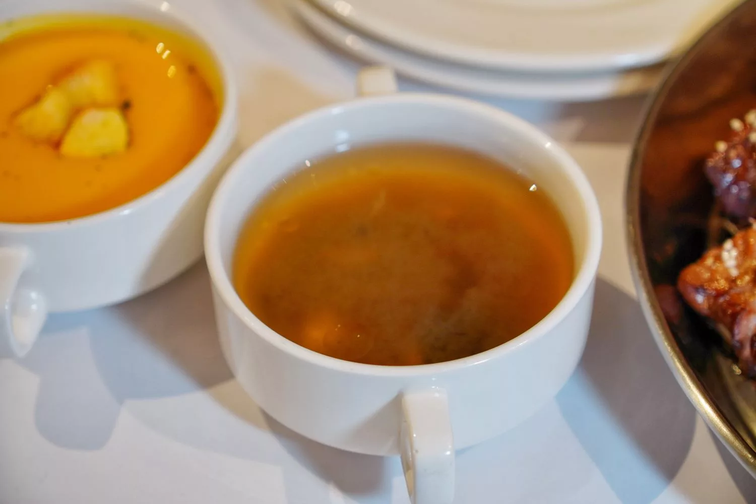 【台中北屯美食】綠萼159地中海南法料理，親子/寵物友善，還有超萌店兔坐鎮! @混血珊莎的奇幻旅程