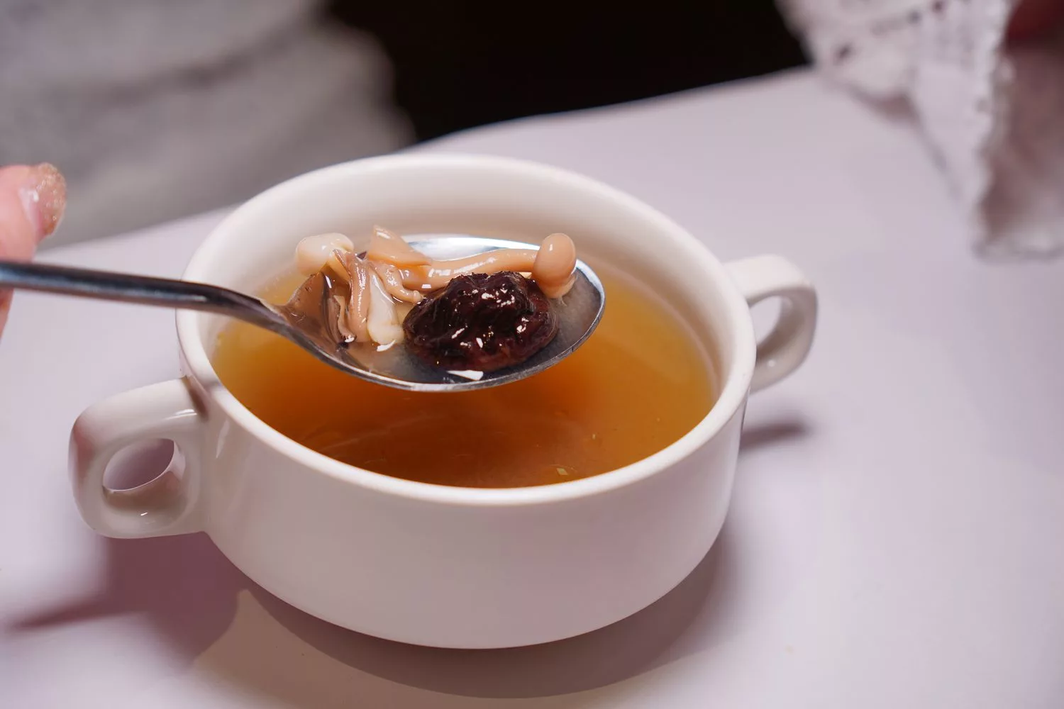 【台中北屯美食】綠萼159地中海南法料理，親子/寵物友善，還有超萌店兔坐鎮! @混血珊莎的奇幻旅程