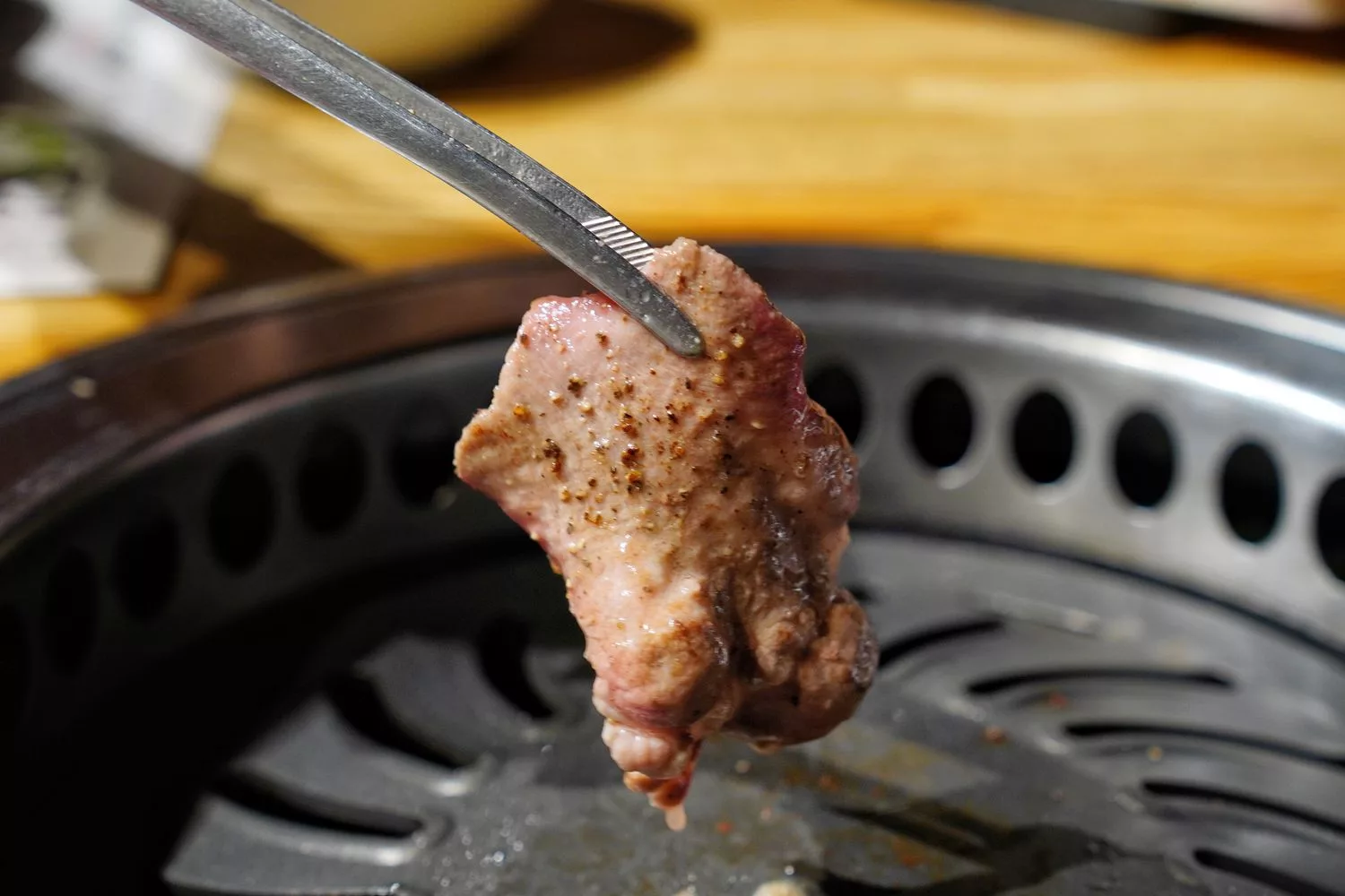 燒肉神戶あぶり牧場本店｜大阪梅田美食推薦神戶牛專賣店，大啖頂級燒肉! @混血珊莎的奇幻旅程