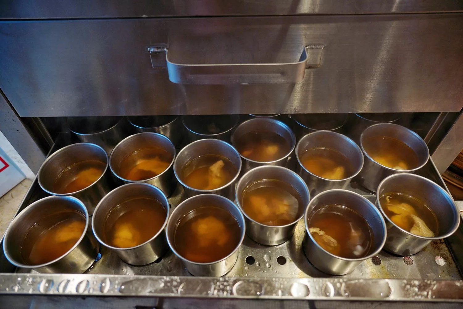 【萬華飯店吃到飽】凱達大飯店百宴自助餐廳，藍鑽蟹、現沖牛肉湯，免千元無限吃到飽! @混血珊莎的奇幻旅程