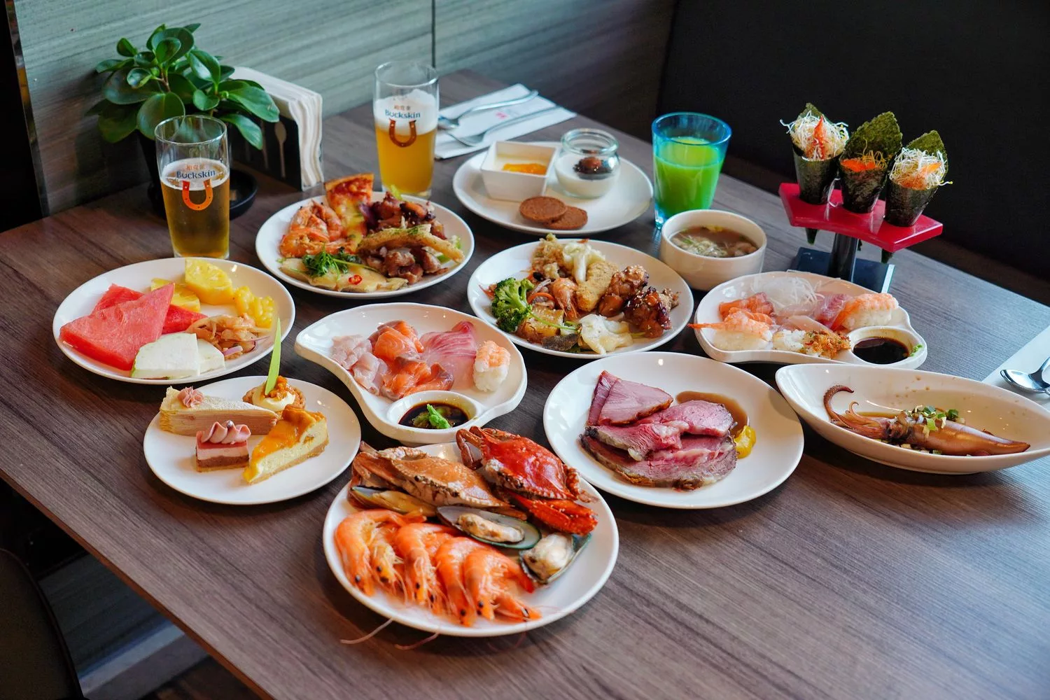 【萬華飯店吃到飽】凱達大飯店百宴自助餐廳，藍鑽蟹、現沖牛肉湯，免千元無限吃到飽! @混血珊莎的奇幻旅程