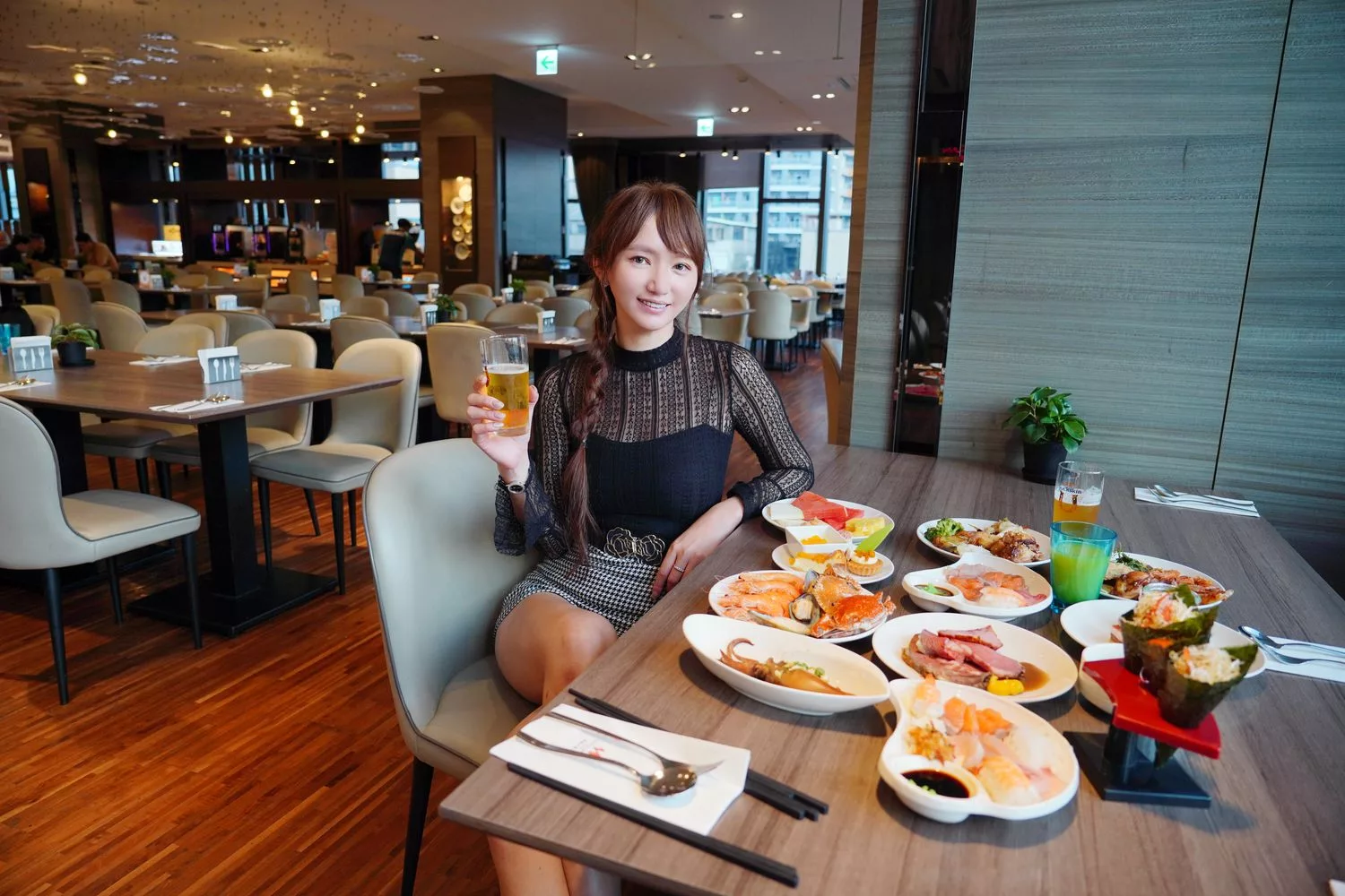 【萬華飯店吃到飽】凱達大飯店百宴自助餐廳，藍鑽蟹、現沖牛肉湯，免千元無限吃到飽! @混血珊莎的奇幻旅程