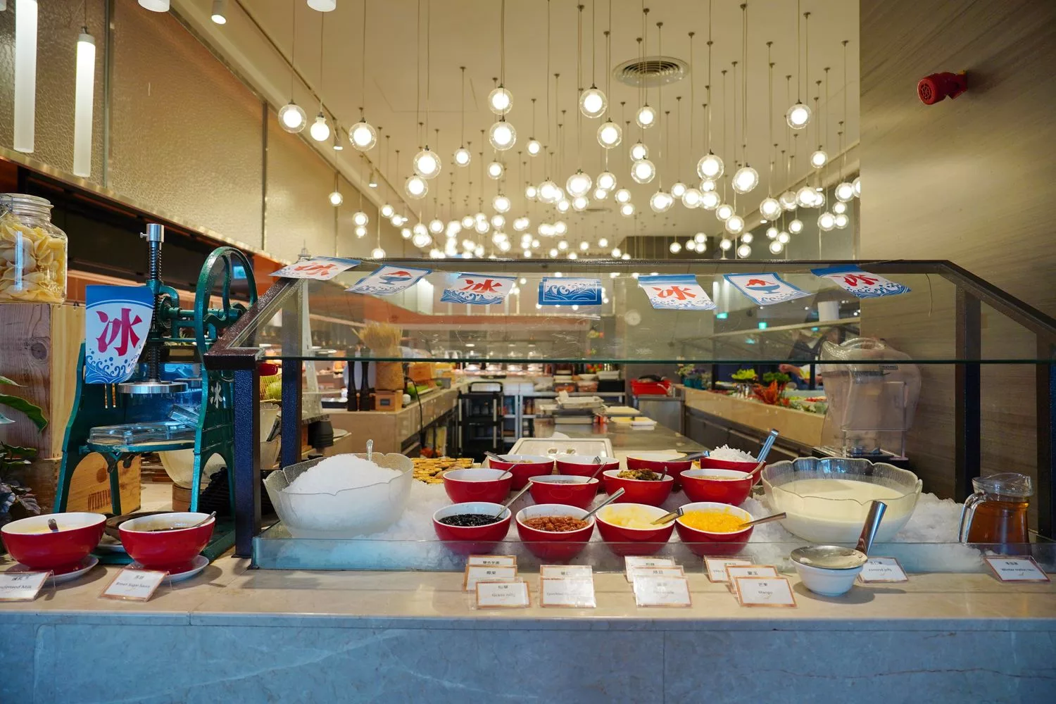 【萬華飯店吃到飽】凱達大飯店百宴自助餐廳，藍鑽蟹、現沖牛肉湯，免千元無限吃到飽! @混血珊莎的奇幻旅程