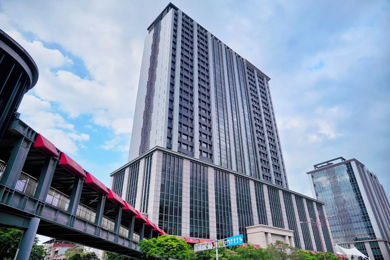萬華火鍋｜台北凱達大飯店 Bar 98，火鍋百鮮打邊爐，自助吧吃到飽! @混血珊莎的奇幻旅程